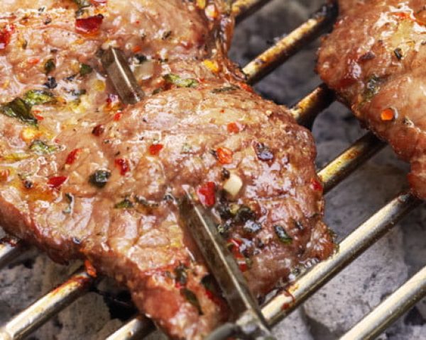 bbq-steak-kebabs-with-red-chicory-salad